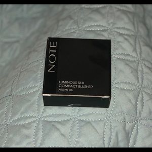 Note luminous silk compact Blusher